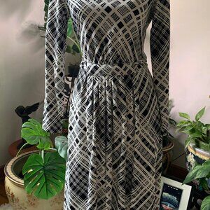 Weekend by Max Mara Women’s Belted Plaid Midi Dress black/white size med-large